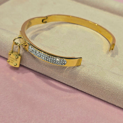 Electroplated "Forever Love" Lock 18k Gold Plated Zirconia Bangles Bracelets