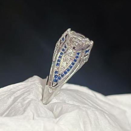 Custom Design Jewelry Ladies Vintage Style Engagement Ring