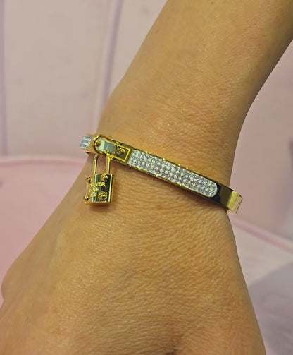 Electroplated "Forever Love" Lock 18k Gold Plated Zirconia Bangles Bracelets