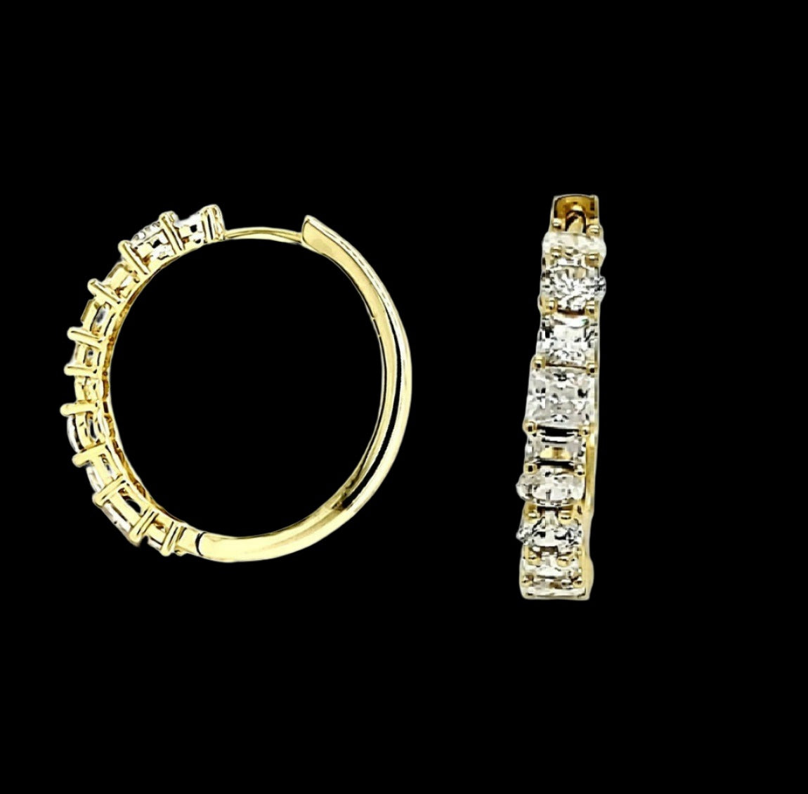 Aretes de diamantes de imitación brillantes con acabado en oro de 14 quilates